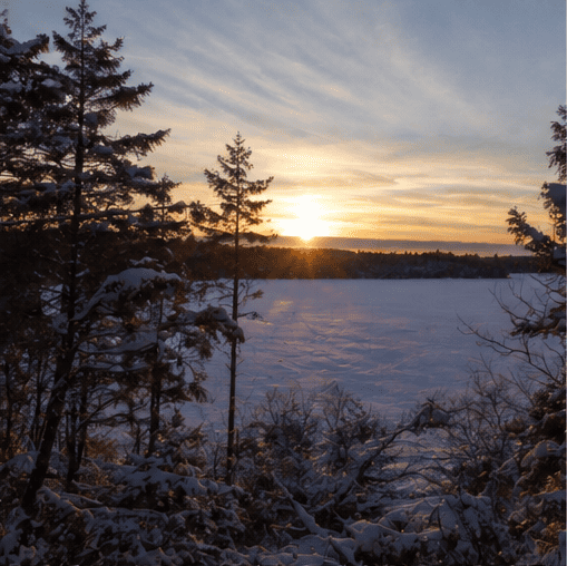 Coucher de soleil et paysages hivernaux au Québec, Canada