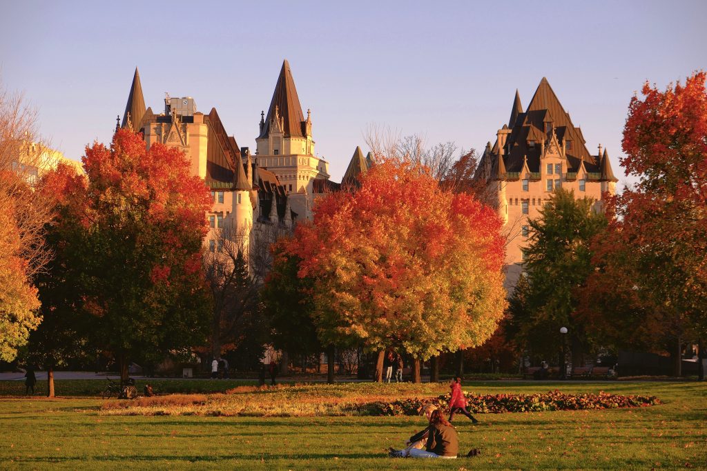 Balade au parc en automne dans la ville d'Ottawa, Canada